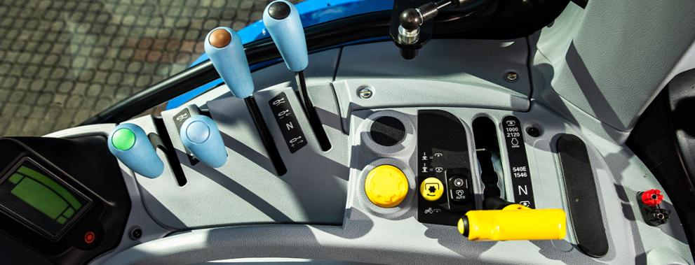 New Holland_T7