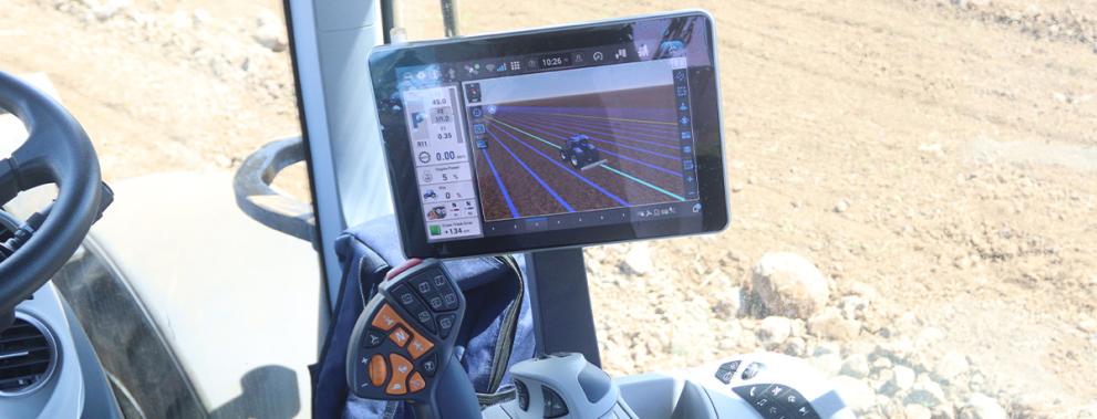New Holland_T7